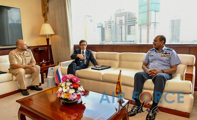 Russian Ambassador calls on the Commander of the Air Force
