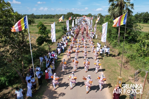 PERIPHERAL 28 BUDDHA STATUES UNVEILED AT SANDAHIRU SEYA AND SACRED RELICS DEPOSITED AT DEEGAWAPIYA STUPA