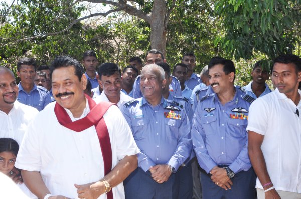 Unveiling of Buddha Statue by H.E. the President at Sithul Pauwa
Raja Maha Viharaya