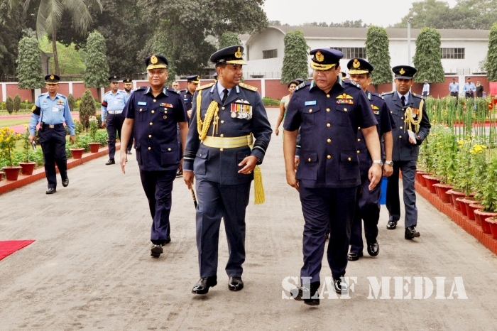 Commander of the Sri Lanka Air Force Visits Bangladesh