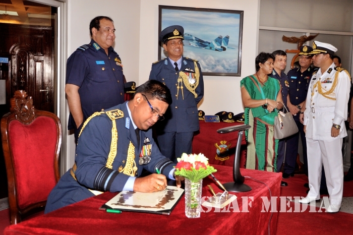 Commander of the Sri Lanka Air Force Visits Bangladesh