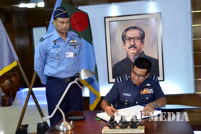Commander of the Sri Lanka Air Force Visits Bangladesh