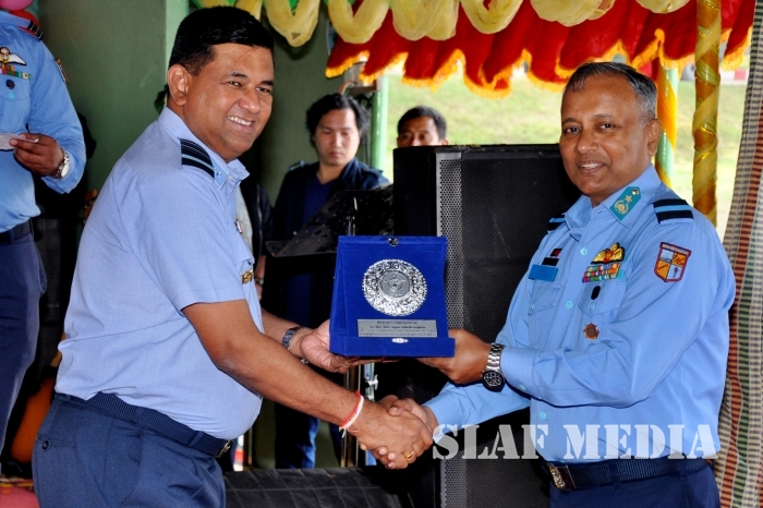 Commander of the Sri Lanka Air Force Visits Bangladesh