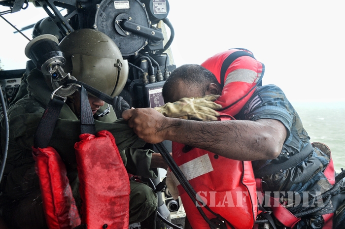 SLAF Rescued Capsized Fishermen in Negombo Pitipana Sea