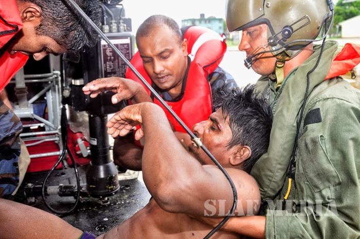 SLAF Rescued Capsized Fishermen in Negombo Pitipana Sea