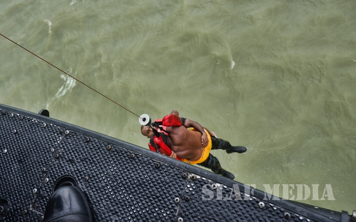 SLAF Rescued Capsized Fishermen in Negombo Pitipana Sea