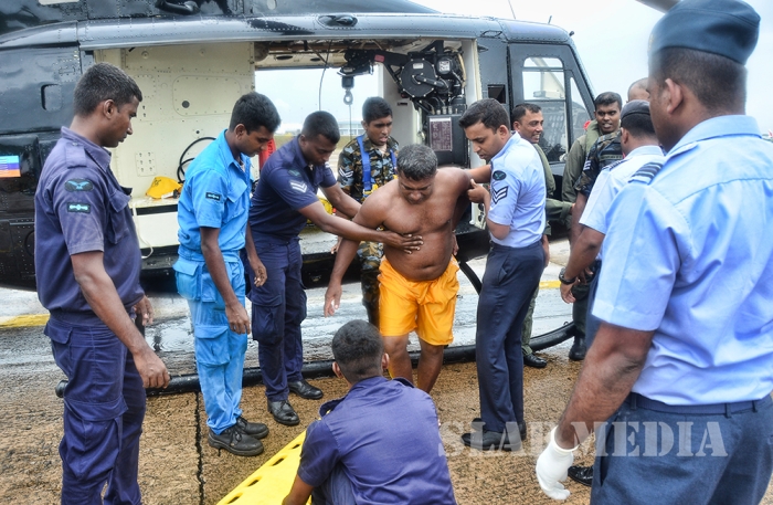 SLAF Rescued Capsized Fishermen in Negombo Pitipana Sea