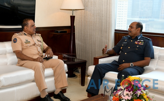 Commandant of the Special Task Force Calls on Commander