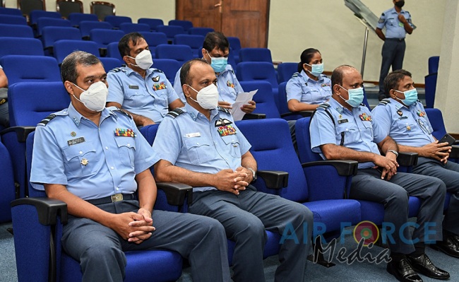 NEWLY ENLISTED STUDENT OFFICERS TAKE OATHS