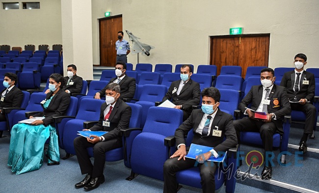 NEWLY ENLISTED STUDENT OFFICERS TAKE OATHS