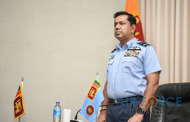 NEWLY ENLISTED STUDENT OFFICERS TAKE OATHS