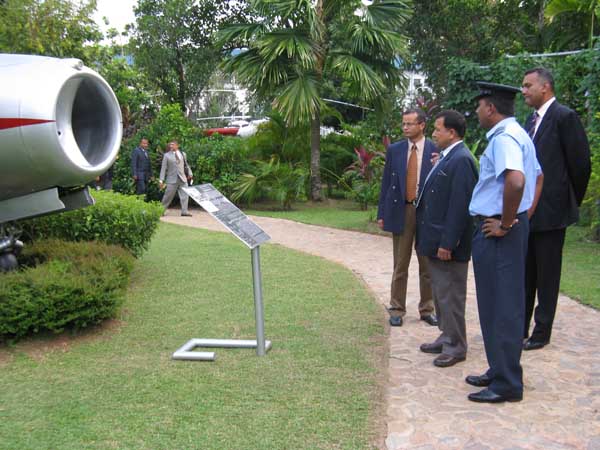 ශිෂ්‍ය නිළධාරීන් 21 දෙනෙකු ශ්‍රී ලංකා ගුවන් හමුදා කෞතුකාගාරය
නැරඹීමට