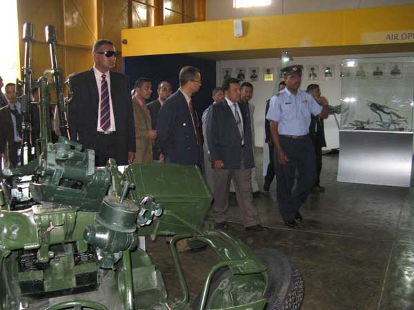 ශිෂ්‍ය නිළධාරීන් 21 දෙනෙකු ශ්‍රී ලංකා ගුවන් හමුදා කෞතුකාගාරය
නැරඹීමට