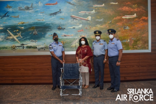 SLAF SEVA VANITHA UNIT DONATES MOBILITY AIDS FOR DESERVING FAMILY MEMBERS OF SERVING PERSONNEL