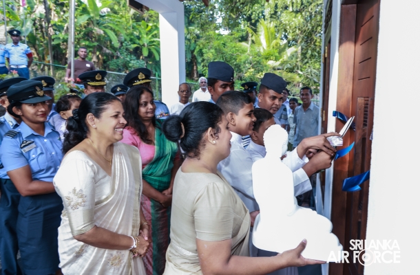 SLAF SEVA VANITHA UNIT HANDS OVER TWO NEWLY CONSTRUCTED HOUSES TO SLAF PERSONNEL