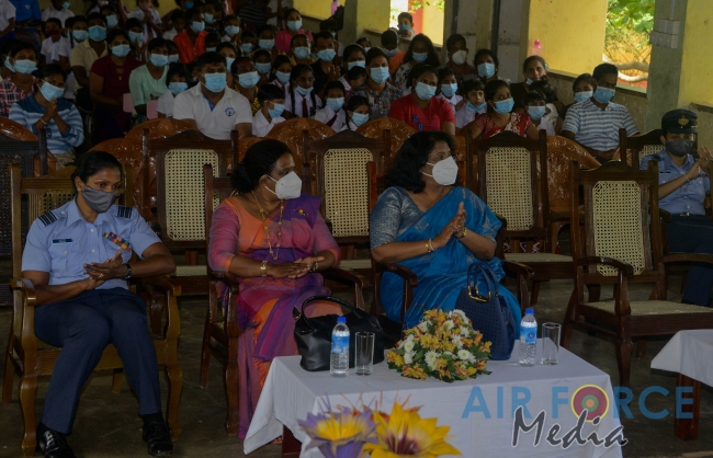 SLAF SEVA VANITHA UNIT MAKES SPECIAL DONATION PROGRAMME AT 'THABUTHTHEGEMA' ZONAL EDUCATION DIVISION