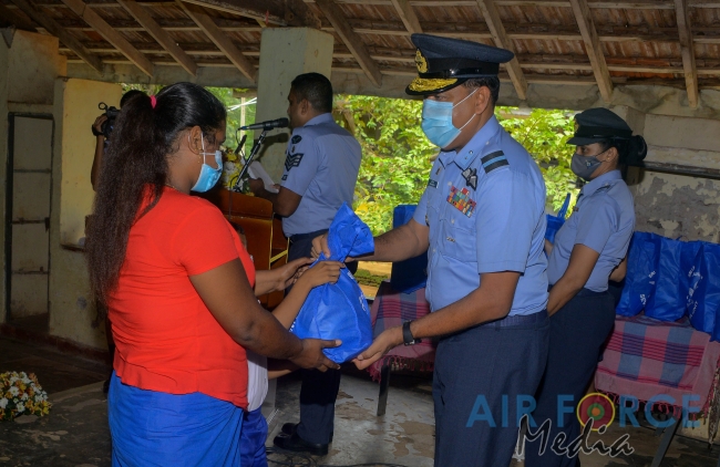 SLAF SEVA VANITHA UNIT MAKES SPECIAL DONATION PROGRAMME AT 'THABUTHTHEGEMA' ZONAL EDUCATION DIVISION