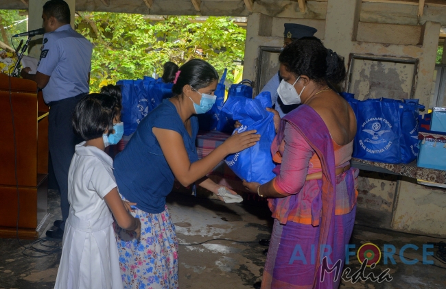 SLAF SEVA VANITHA UNIT MAKES SPECIAL DONATION PROGRAMME AT 'THABUTHTHEGEMA' ZONAL EDUCATION DIVISION
