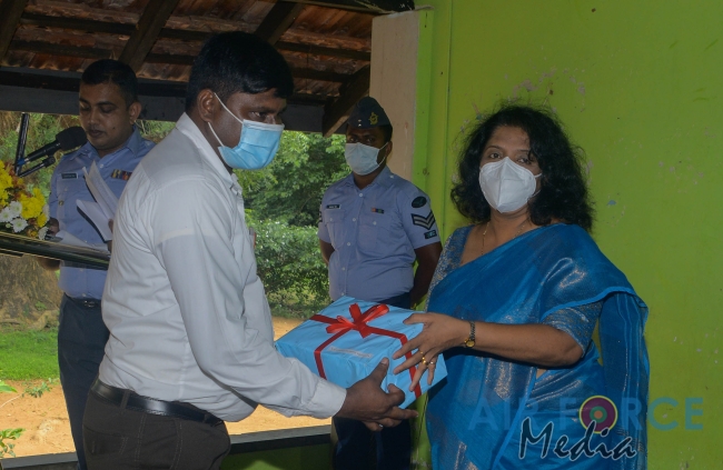 SLAF SEVA VANITHA UNIT MAKES SPECIAL DONATION PROGRAMME AT 'THABUTHTHEGEMA' ZONAL EDUCATION DIVISION