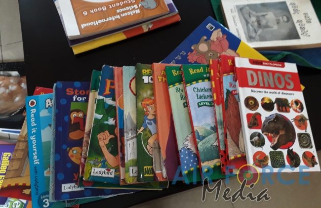 Seva Vanitha Unit SLAF Station Colombo Conducts Book Donation Campaign