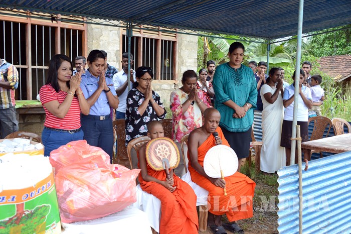 SLAF Seva Vanitha Unit Distributes Flood Relief Goods