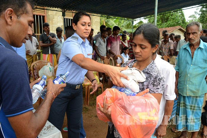 SLAF Seva Vanitha Unit Distributes Flood Relief Goods