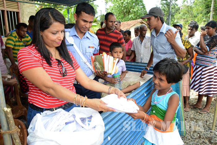 SLAF Seva Vanitha Unit Distributes Flood Relief Goods