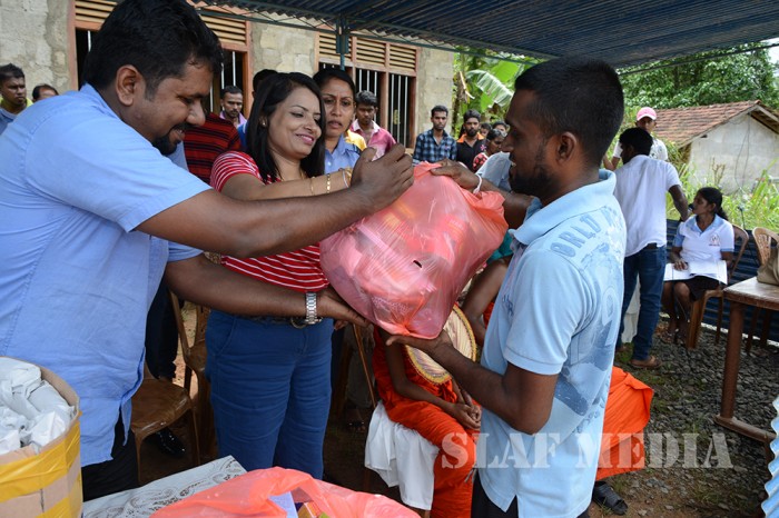 SLAF Seva Vanitha Unit Distributes Flood Relief Goods