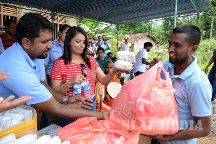 SLAF Seva Vanitha Unit Distributes Flood Relief Goods