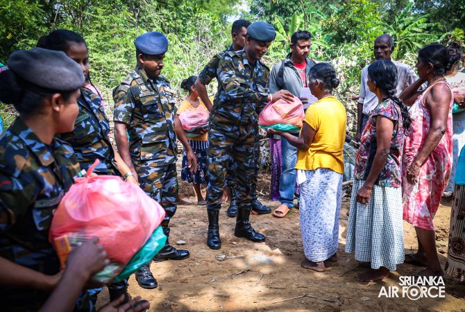 SVU OF SLAF BASE HINGURAKGODA CONDUCTS DONATION PROGRAMME FOR FAMILIES IN NEED