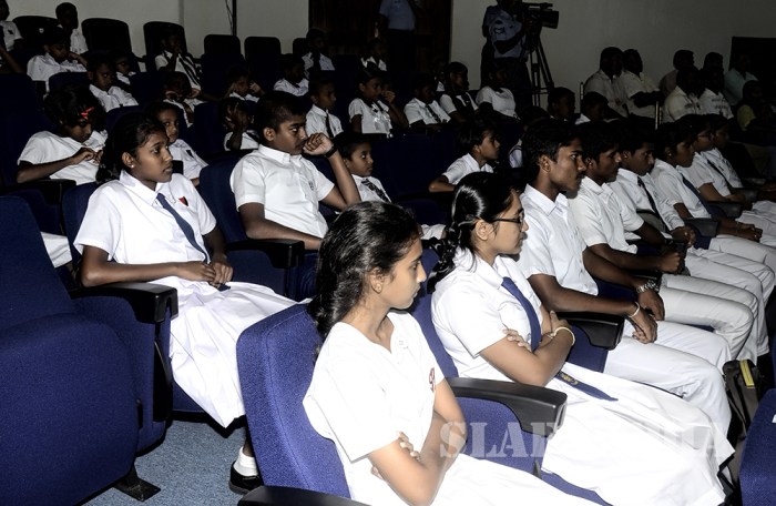 Air Force Scholarship Programme and Gifts for Students
