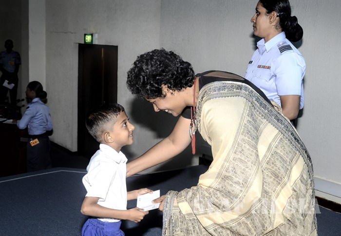 Air Force Scholarship Programme and Gifts for Students