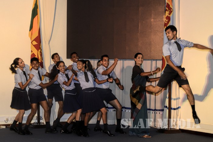 Air Force Scholarship Programme and Gifts for Students