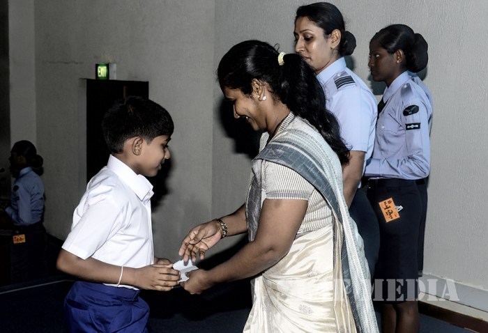 Air Force Scholarship Programme and Gifts for Students