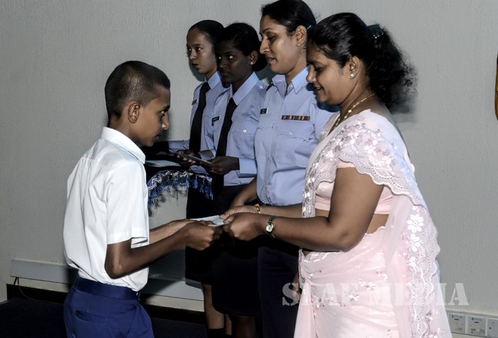 Air Force Scholarship Programme and Gifts for Students