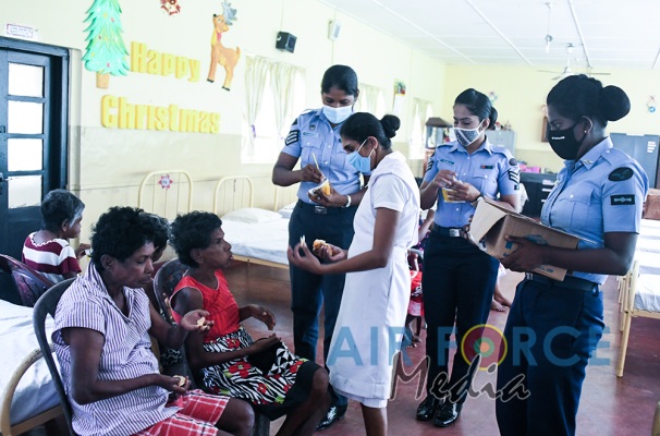 SLAF Base Katunayake Visits Word No 3 of the Mulleriyawa Hospital