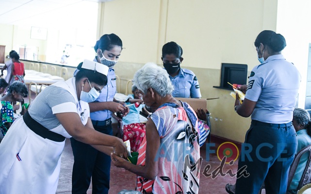 SLAF Base Katunayake Visits Word No 3 of the Mulleriyawa Hospital