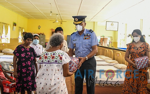 SLAF Base Katunayake Visits Word No 3 of the Mulleriyawa Hospital