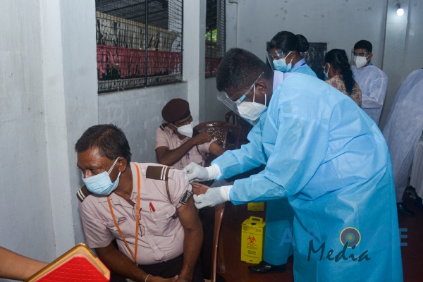 SLAF ESTABLISHES VACCINATIONS CENTRES AS SRI LANKA ACCELERATES
VACCINATION DRIVE IN WESTERN PROVINCE