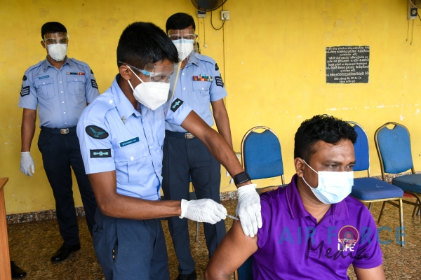 SLAF ESTABLISHES VACCINATIONS CENTRES AS SRI LANKA ACCELERATES
VACCINATION DRIVE IN WESTERN PROVINCE