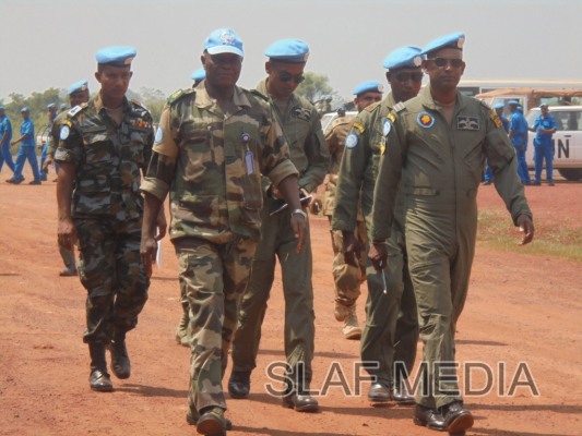 Visit of the Force Commander to the Sri Lanka Aviation Unit –Minusca 02 December 2014