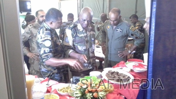 Visit of the Force Commander to the Sri Lanka Aviation Unit –Minusca 02 December 2014