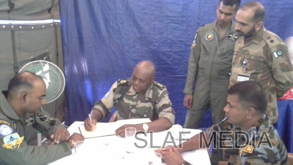 Visit of the Force Commander to the Sri Lanka Aviation Unit –Minusca 02 December 2014