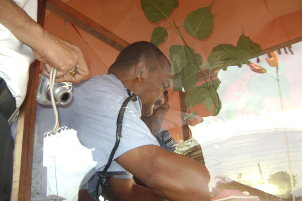 ජය
ශ්රී මහා බෝධීන් වහන්සේගේ අංකුරයක් ගුවන් හමුදා අනුරාධපුර කදවුරේ සිට
ගුවනින් බුද්ධ ගයාවට වැඩමවයි