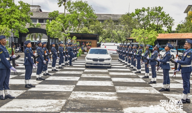 FELICITATION
CEREMONY HONOURS AIR CHIEF MARSHAL WALTER FERNANDO (RETD) FOR
ILLUSTRIOUS SERVICE