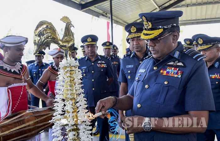 Commander Declared open Rubberized Coir Mattress and Waste Paper Recycling Facility at SLAF Base Katunayake