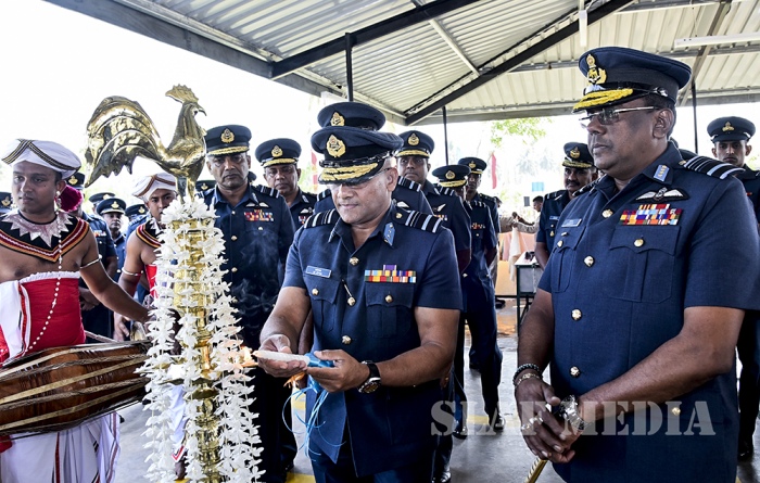 Commander Declared open Rubberized Coir Mattress and Waste Paper Recycling Facility at SLAF Base Katunayake