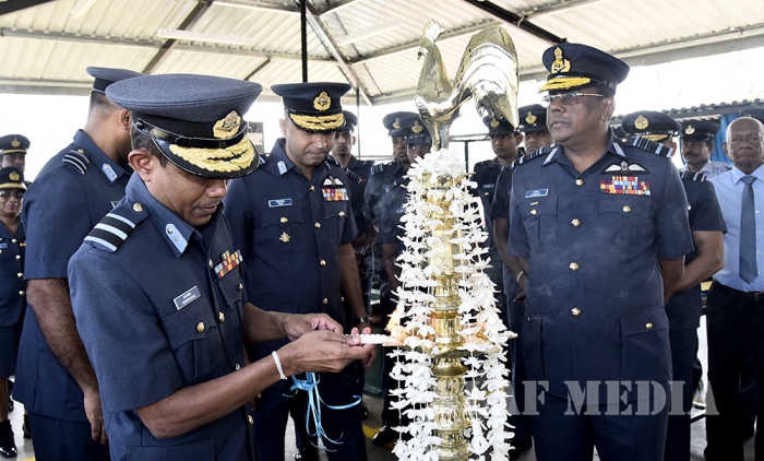 Commander Declared open Rubberized Coir Mattress and Waste Paper Recycling Facility at SLAF Base Katunayake