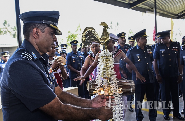 Commander Declared open Rubberized Coir Mattress and Waste Paper Recycling Facility at SLAF Base Katunayake