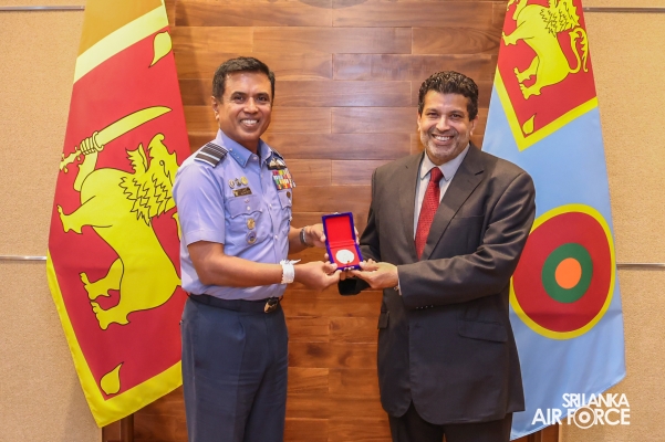 GOVERNOR WESTERN PROVINCE MEETS COMMANDER TO DISCUSS KEY INITIATIVES